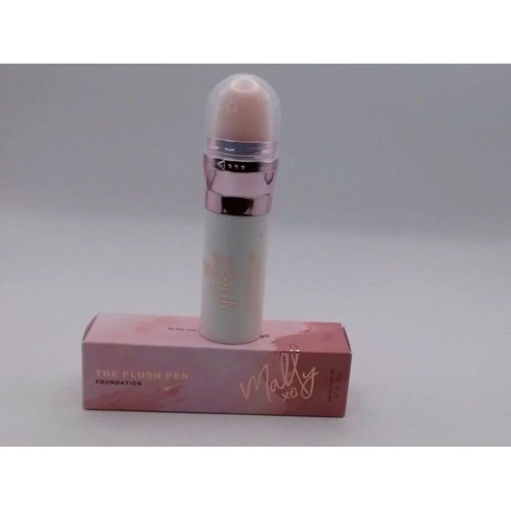 Mally - The Blush Pen Foundation, Light, BRAND NEW IN BOX